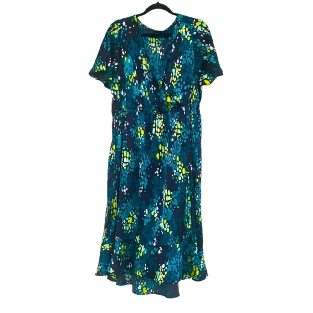 Torrid Midi Bubble Charm Flutter Sleeve Wrap Dres… - image 2